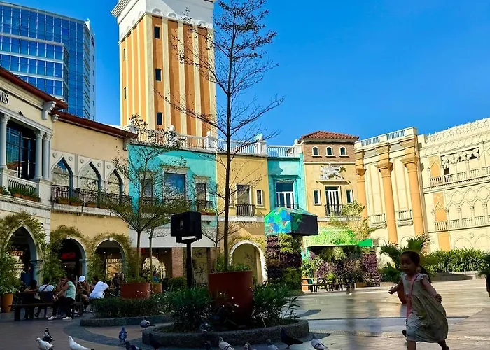 Canal View Luxe Retreat, Ogawa Massage Sofa, Pool, Netflix, Kitchen, Sauna, For 3 Guests Only Manila