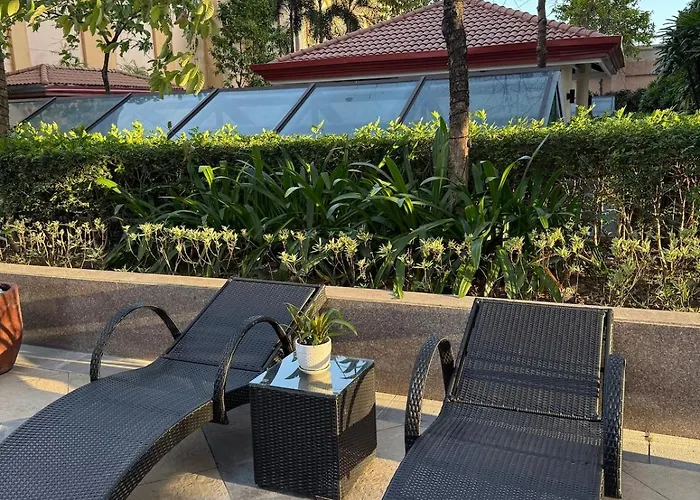 Canal View Luxe Retreat, Ogawa Massage Sofa, Pool, Netflix, Kitchen, Sauna, For 3 Guests Only Apartment