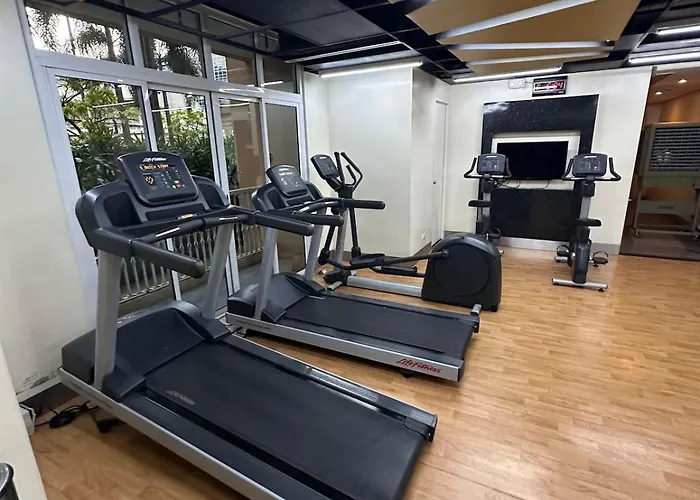 Apartment Canal View Luxe Retreat, Ogawa Massage Sofa, Pool, Netflix, Kitchen, Sauna, For 3 Guests Only