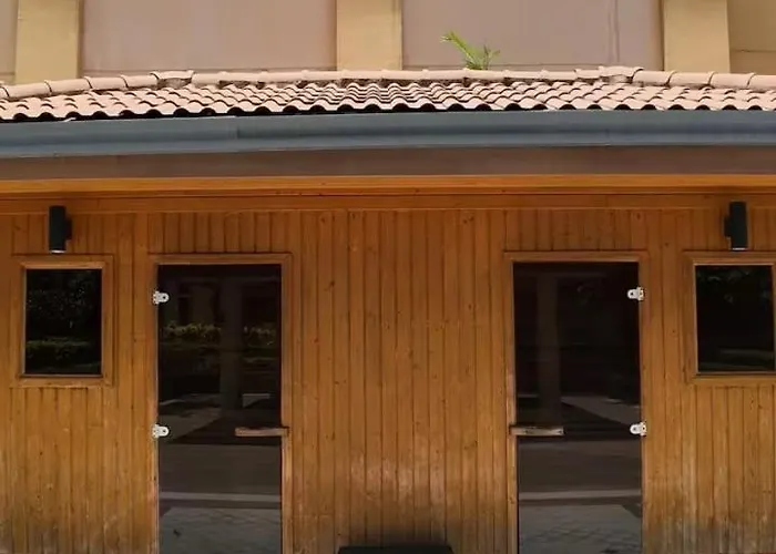 Canal View Luxe Retreat, Ogawa Massage Sofa, Pool, Netflix, Kitchen, Sauna, For 3 Guests Only Apartment Manila